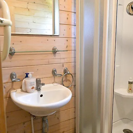 Giruliu Poilsiavietes Namelis - Xvi